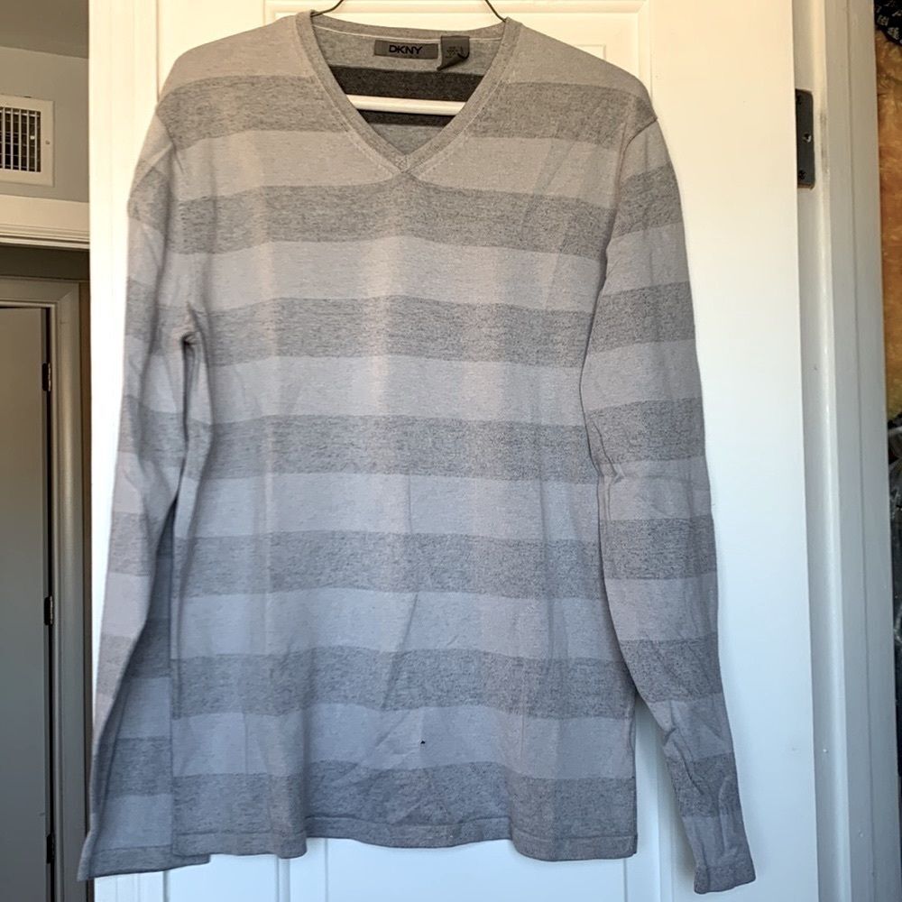 DKNY Men's Sweater Gray Striped V-Neck Sweater Size L